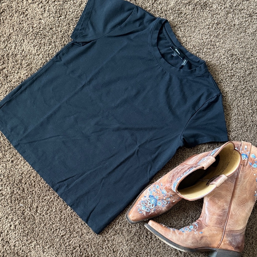Theory Pitch Black Stretch Tee